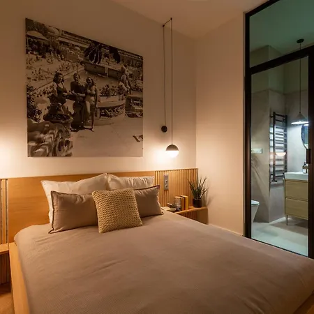 Raday 43 By Stn Apartment