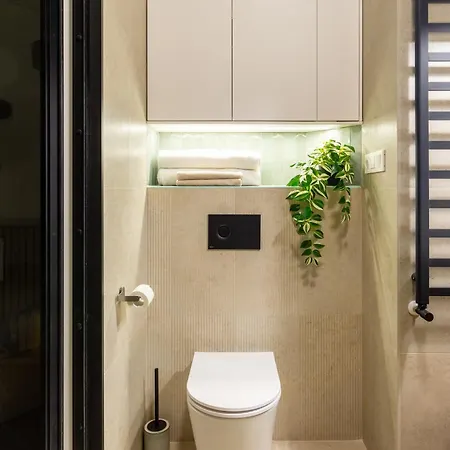 Raday 43 By Stn Apartment