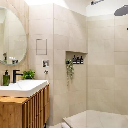 Raday 43 By Stn * Budapest