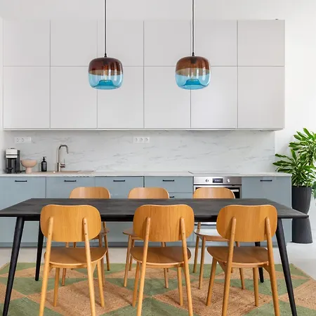 Raday 43 By Stn Apartment